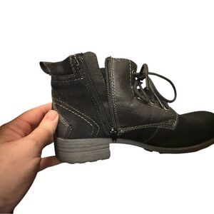 Earth Origins Parker Black Leather Ankle Boots 9.5M